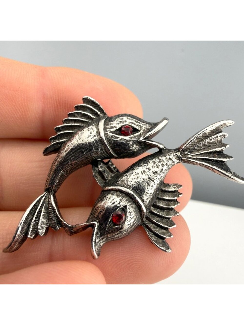 Vintage Pisces Brooch Two Fish Silver Tone Rhinestone Eyes Zodiac Astrology